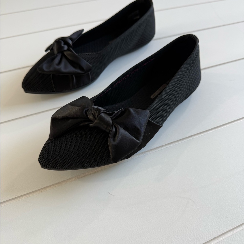Skechers Cleo Black Satin Bow Flats Women’s 6.5